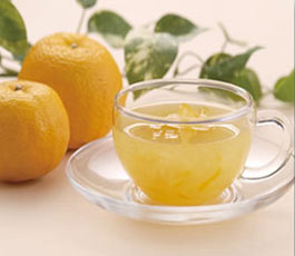 如何自制具有減肥功效的蜂蜜柚子茶?