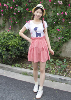2014年初夏中國街拍 背帶裙、裙子不同的搭配方法